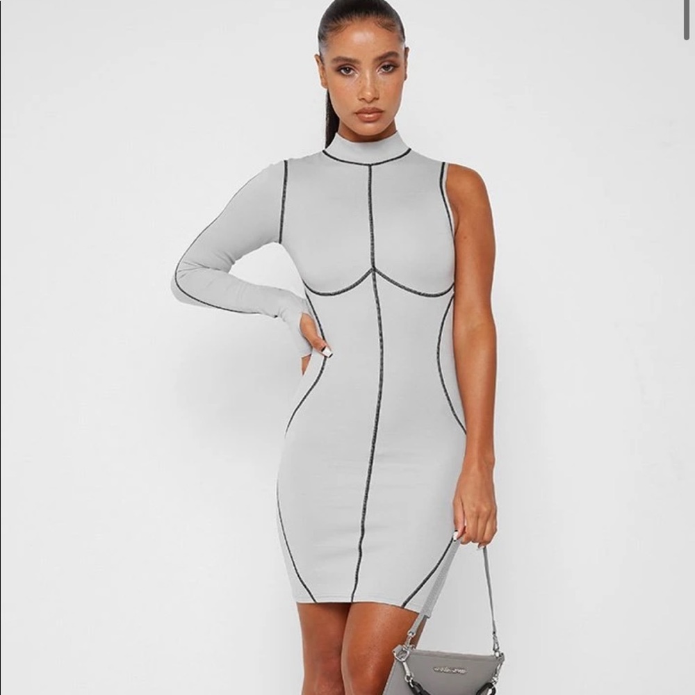 Maniere De Voir one sleeve overlook stitch dress